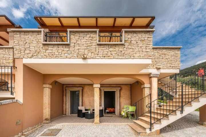 Larcobaleno Di Chia Cin It11101ce Bed & Breakfast Domus De Maria